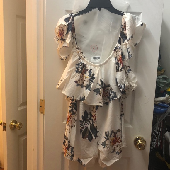 Off the shoulder romper - Picture 3 of 4